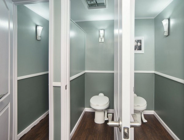 Luxury Restroom Trailer Rental
